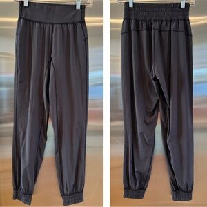 EUC Lululemon Dark Grey Women’s Joggers Lightweight Pants